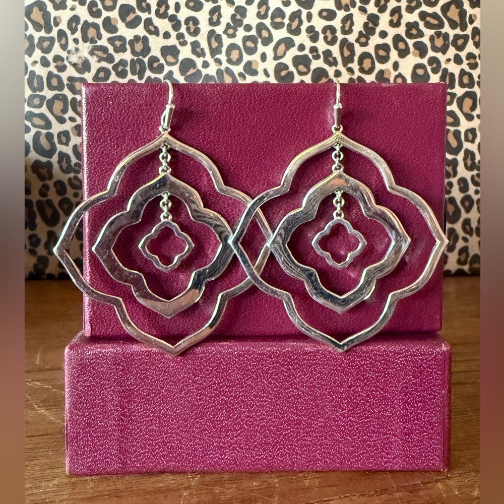 Kendra Scott Darenda statement earrings in silver